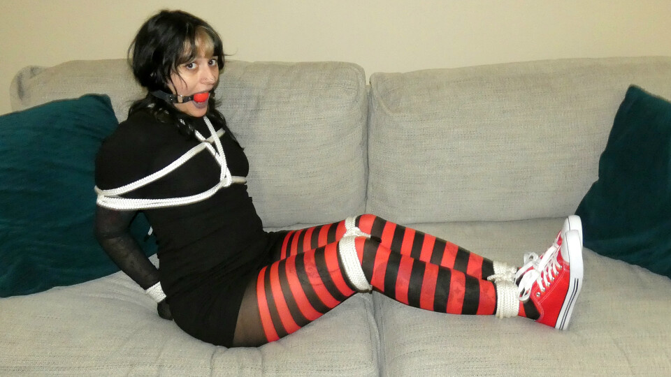 Mia Hope Mavis the Vampire in Bondage